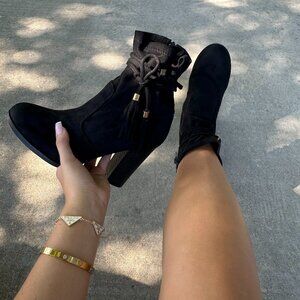 NEW JESSIE HEART BOOTIES heels Woman few sizes available